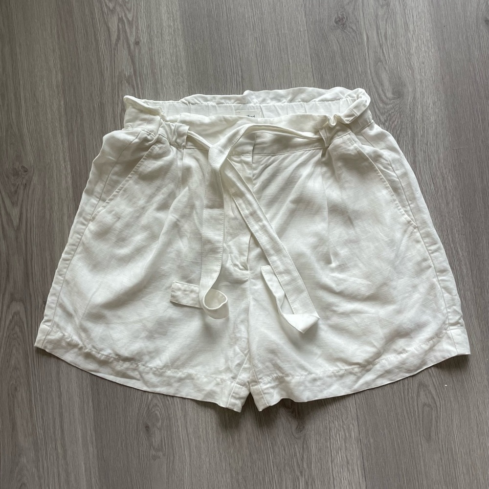Aritzia Wilfred Linen Blend White Shorts - Size 8
